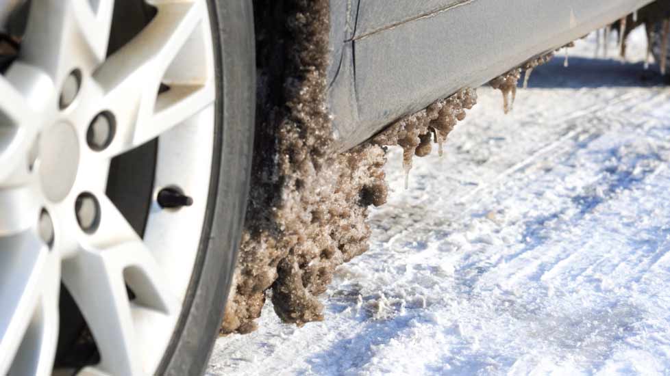 車のタイヤハウス周りの雪 氷どうしてる 楽に落とせる方法と予防策まとめ Pikule ピクル 北海道ローカル情報webマガジン