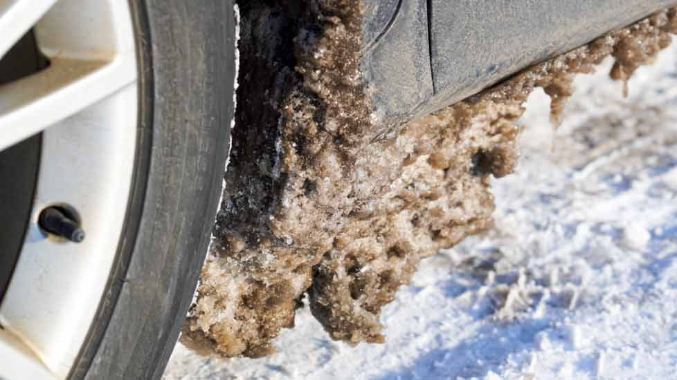 車のタイヤハウス周りの雪 氷どうしてる 楽に落とせる方法と予防策まとめ Pikule ピクル 北海道ローカル情報webマガジン